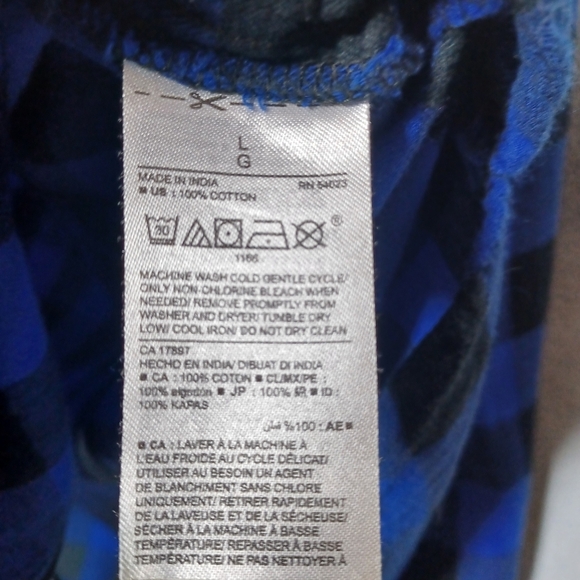 Old Navy Women’s Plaid Flannel Shirt Large Blue Black Classic Fit Soft Cotton - Picture 7 of 10